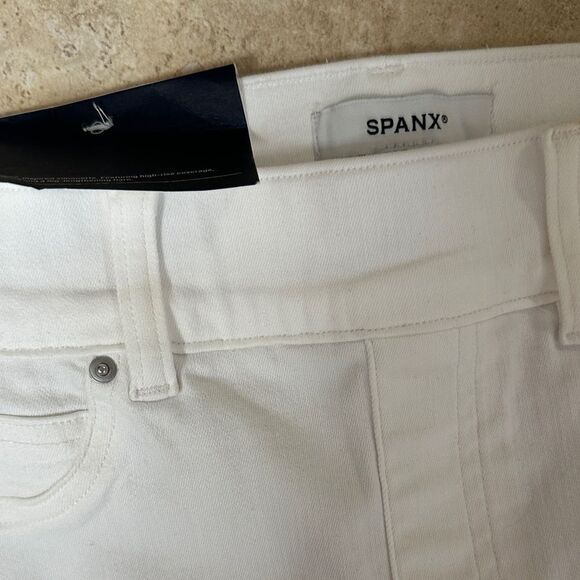 Spanx Size 4 White Flared Jeans Petite - Picture 3 of 4